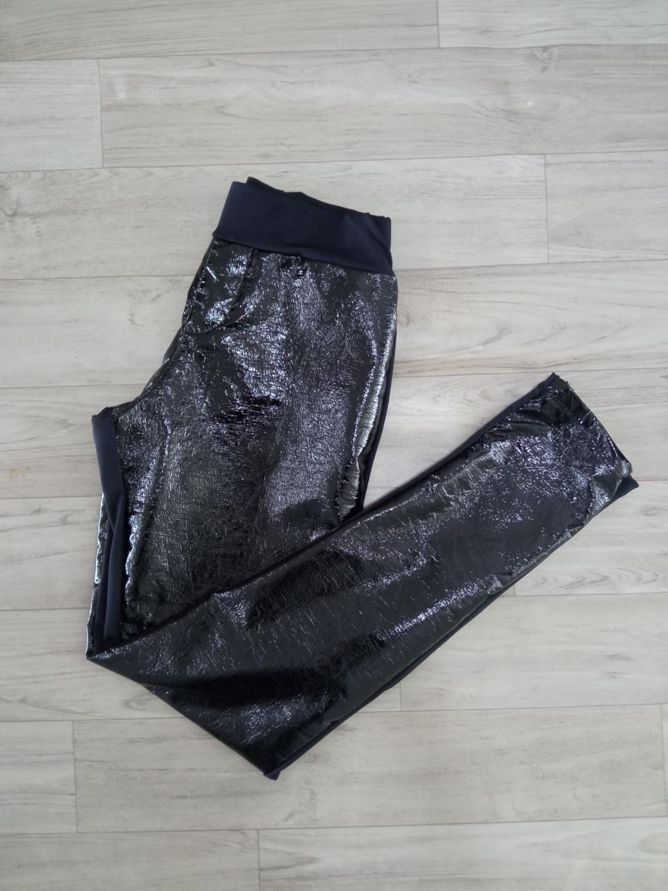 Calça Vinil*