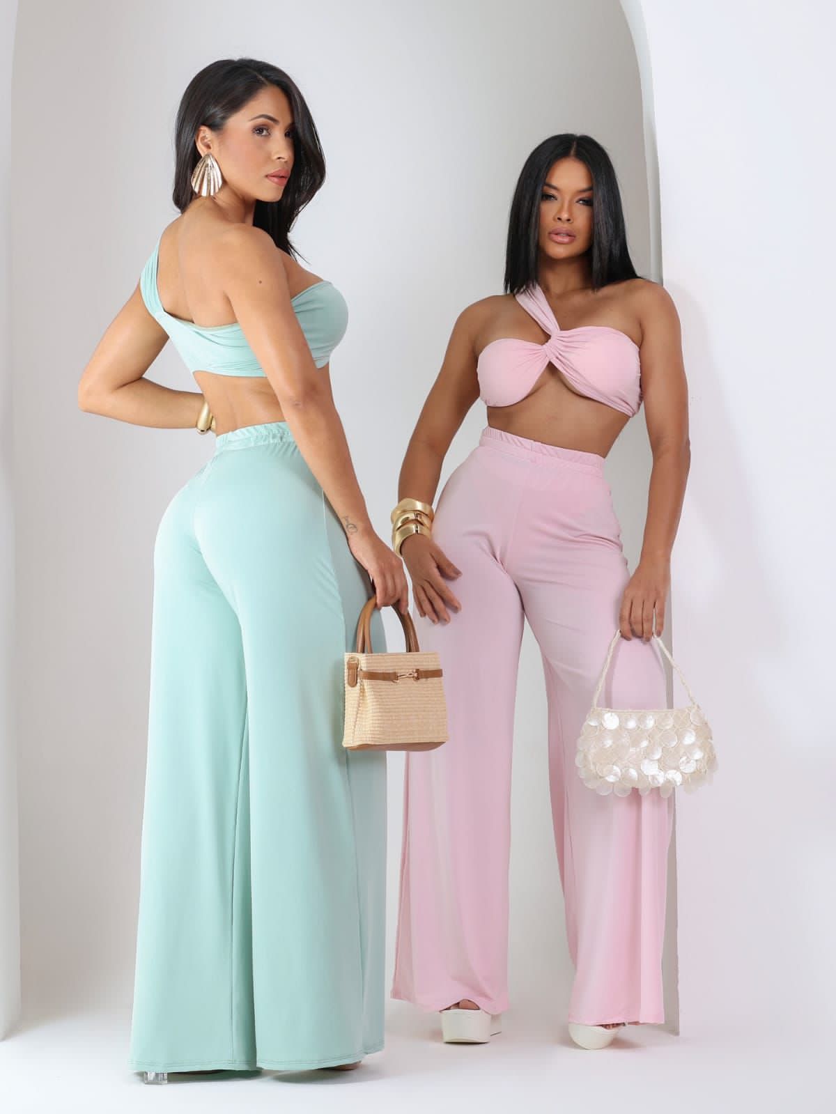 Conjuntto Biquini+ Saida Calça