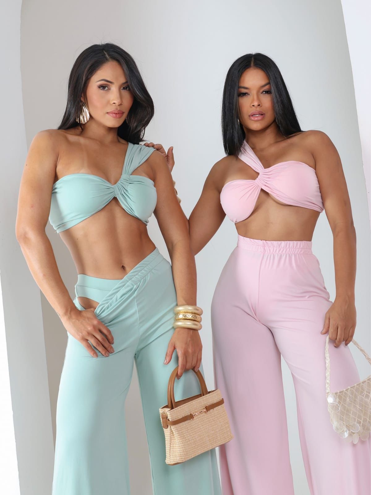 Conjuntto Biquini+ Saida Calça